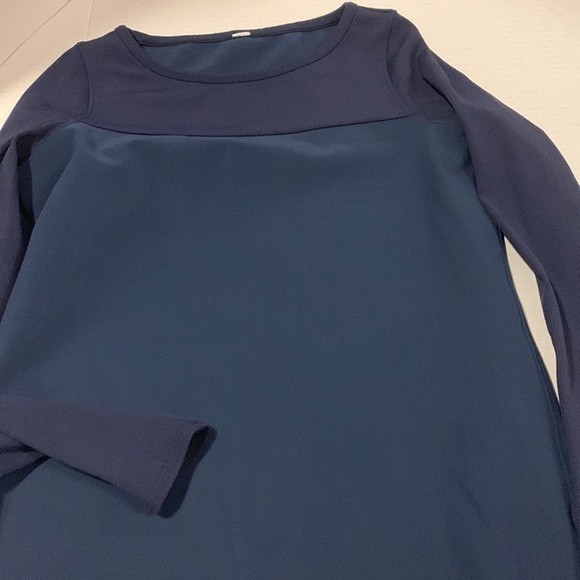 𝅺Lululemon Out of This World Long Sleeve navy color top - Picture 5 of 13